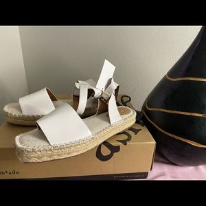 White leather espadrille good for vacation